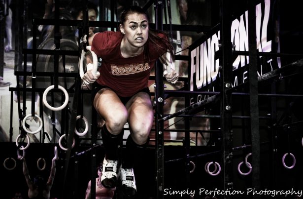 Katie Hogan crossfit muscle up