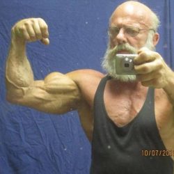 60_Years_Old_Bodybuilder_001