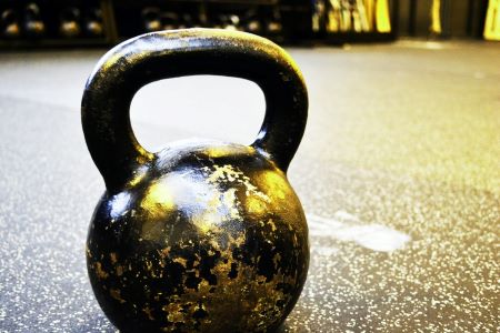 25 CrossFit Kettlebell Workouts That are Brutal