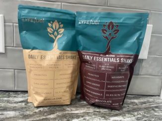 lyfefuel daily essentials shake